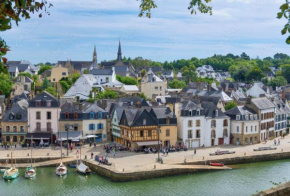 Face au Port de St-Goustan Élégance et Confort pour Votre Séjour